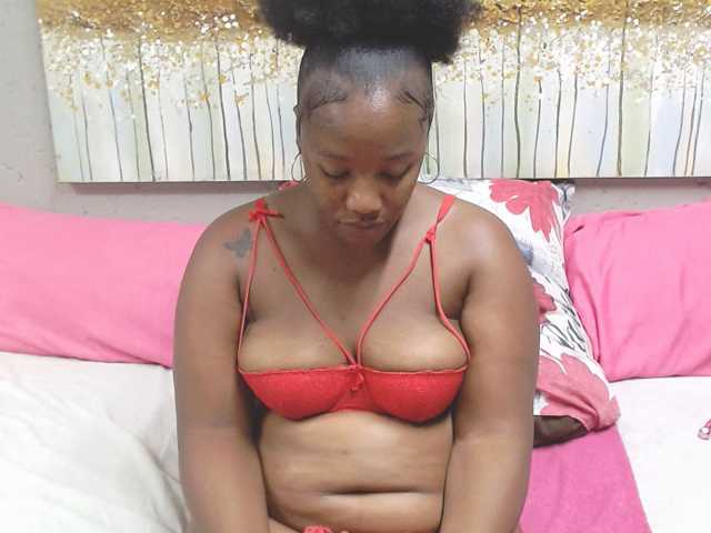 LadyAss33 live cam on BongaCams