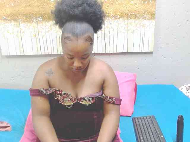 LadyAss33