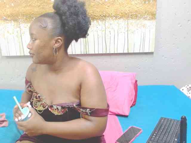 LadyAss33