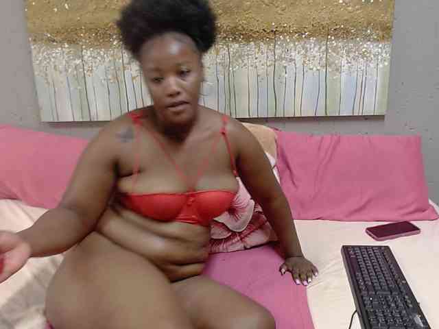 LadyAss33 webcam