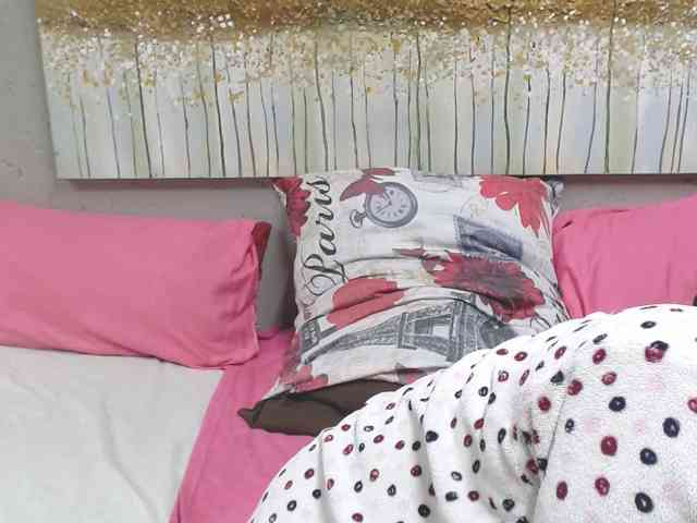 LadyAss33 webcam