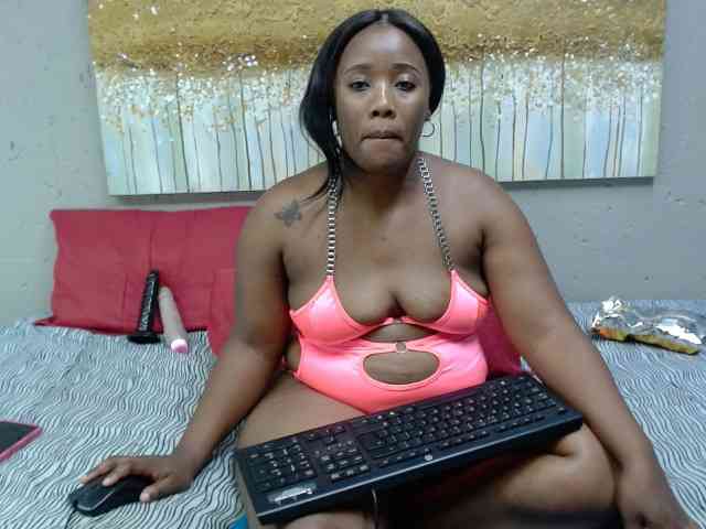 LadyAss33