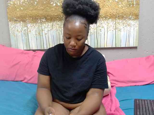 LadyAss33