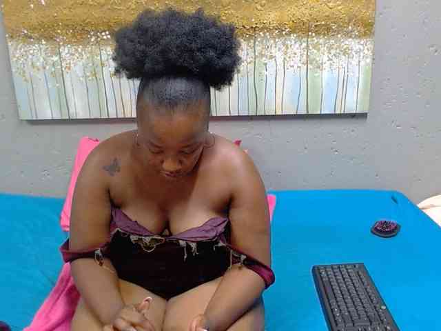 LadyAss33