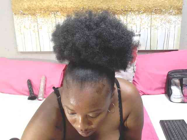 LadyAss33