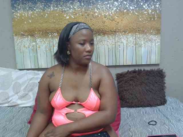 LadyAss33