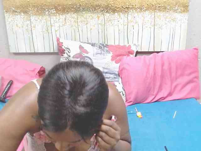 LadyAss33