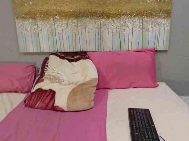 LadyAss33 webcam