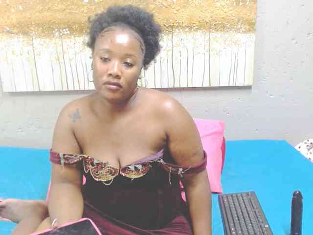 LadyAss33