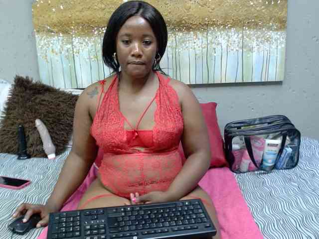 LadyAss33 webcam