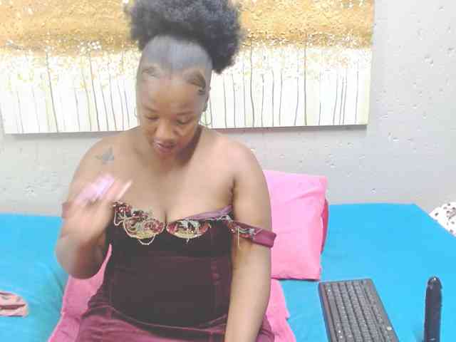 LadyAss33