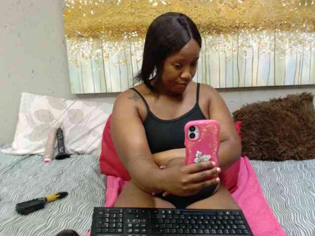 LadyAss33