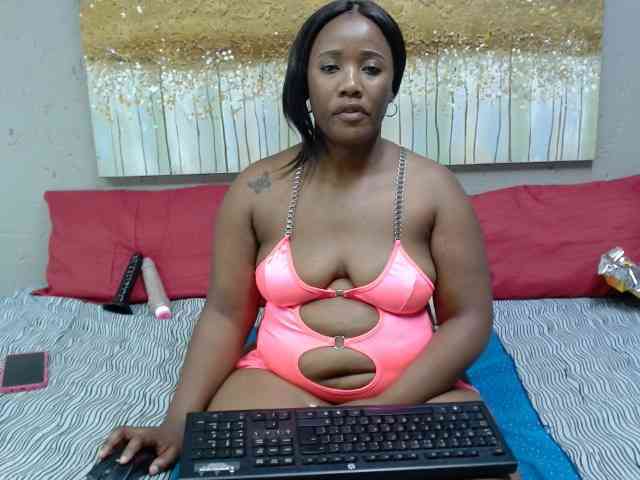 LadyAss33