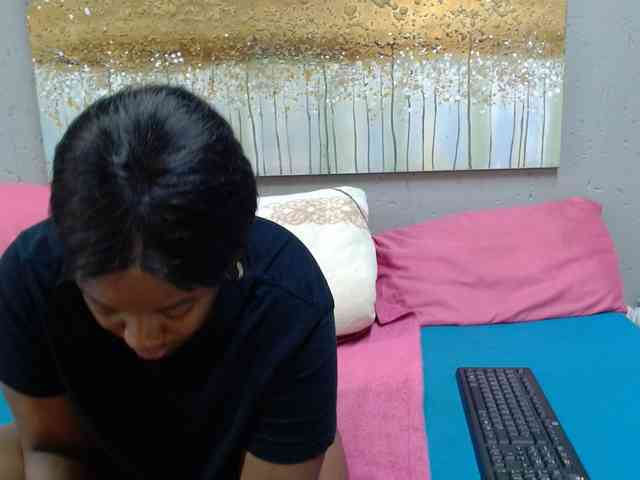 LadyAss33 webcam