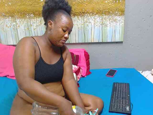 LadyAss33