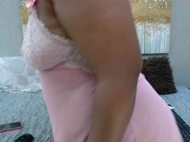 LadyAss33 webcam