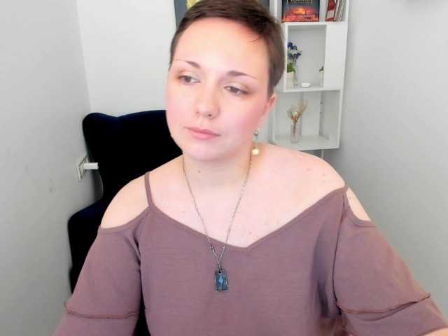 GoldenHazea live cam on BongaCams