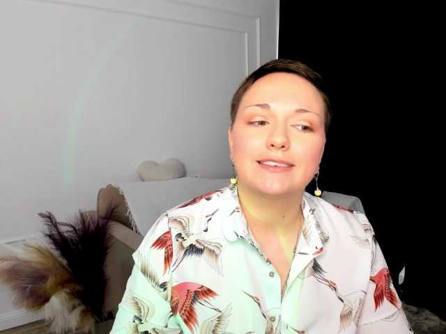 GoldenHazea live cam on BongaCams