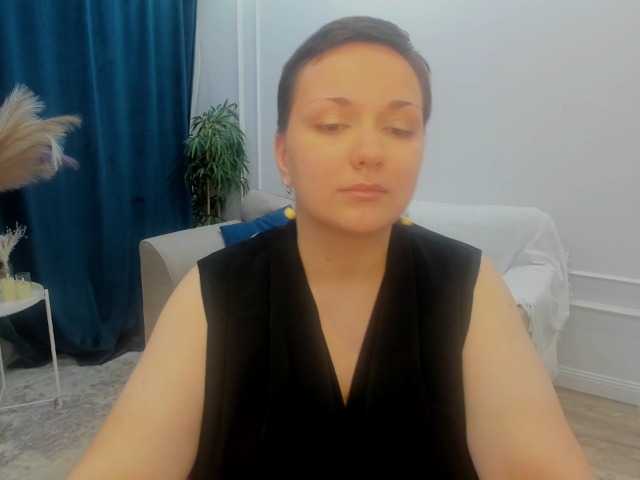 GoldenHazea live cam preview