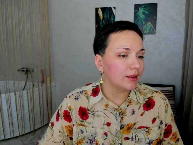 GoldenHazea live cam on BongaCams