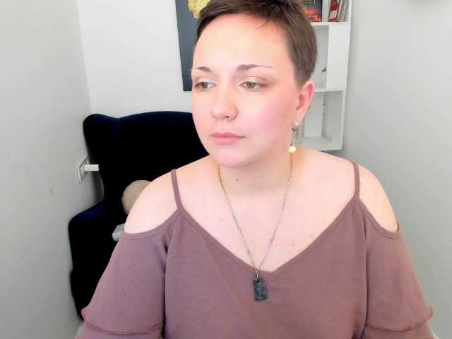 GoldenHazea live cam on BongaCams