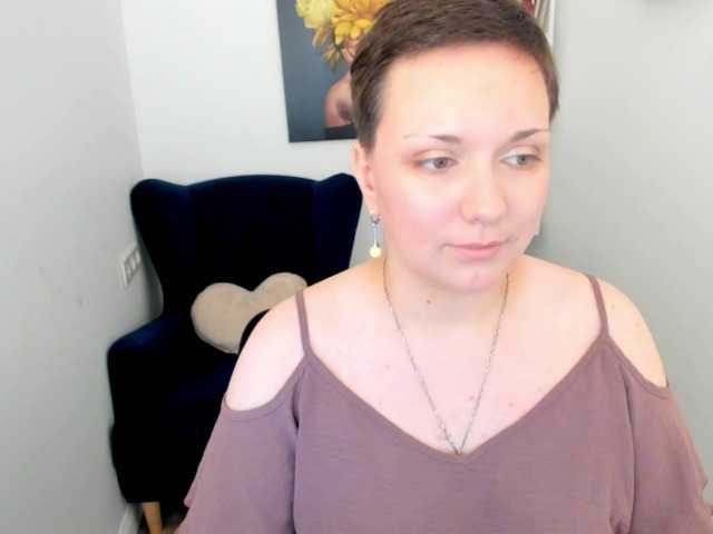 GoldenHazea live cam on BongaCams