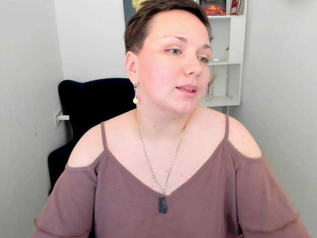 GoldenHazea live cam on BongaCams