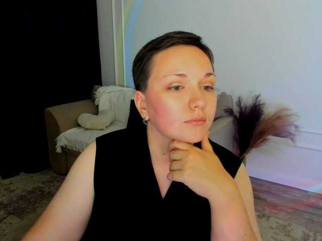 GoldenHazea live cam on BongaCams