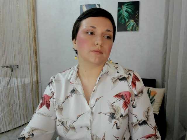 GoldenHazea live cam on BongaCams