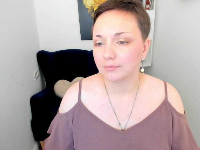 GoldenHazea live cam on BongaCams