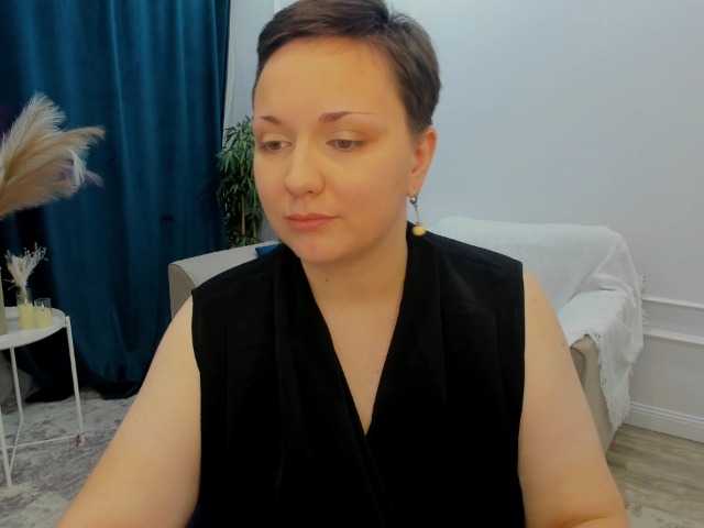 GoldenHazea live cam on BongaCams