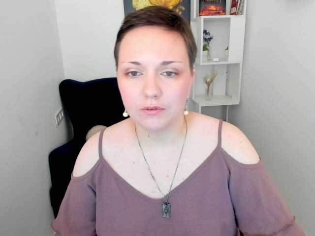 GoldenHazea live cam on BongaCams