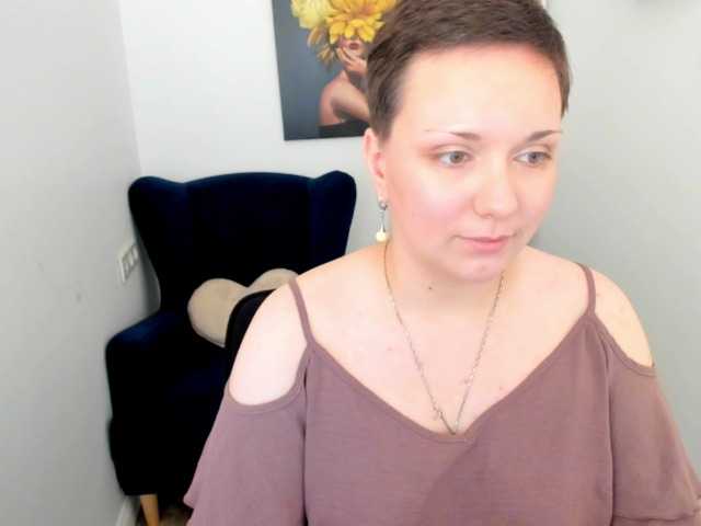 GoldenHazea live cam on BongaCams