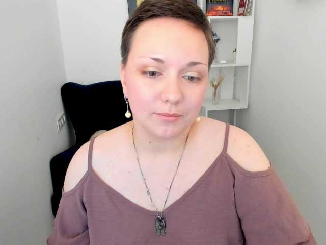 GoldenHazea live cam on BongaCams