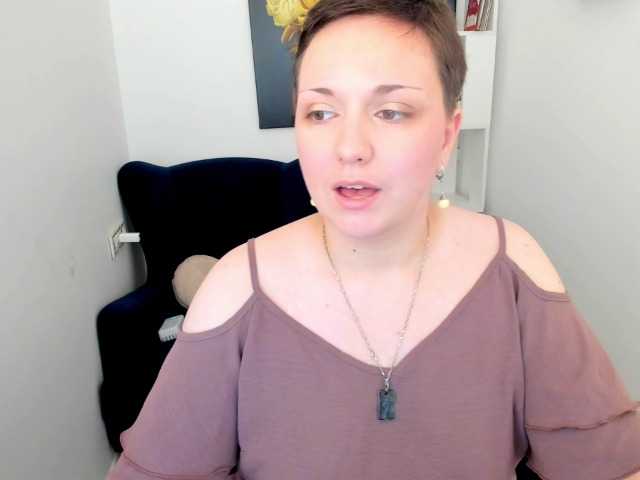 GoldenHazea live cam on BongaCams