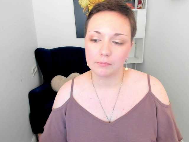 GoldenHazea live cam on BongaCams