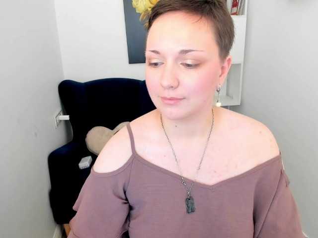 GoldenHazea live cam on BongaCams
