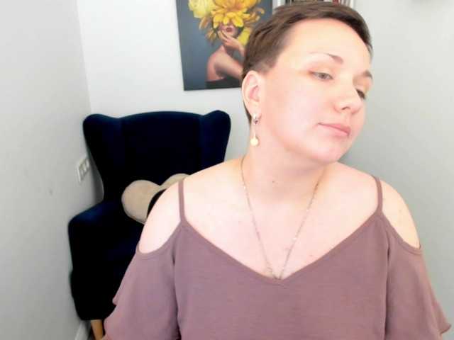 GoldenHazea live cam on BongaCams