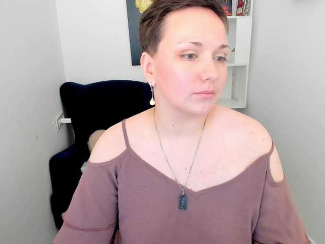 GoldenHazea live cam on BongaCams