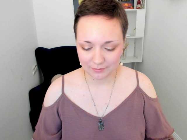 GoldenHazea live cam on BongaCams
