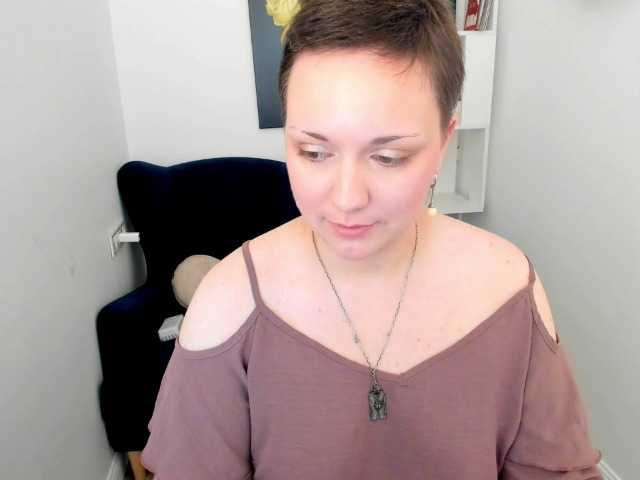 GoldenHazea live cam on BongaCams