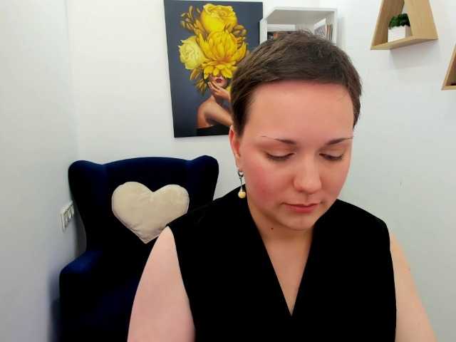 GoldenHazea live cam on BongaCams