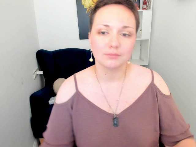 GoldenHazea live cam on BongaCams