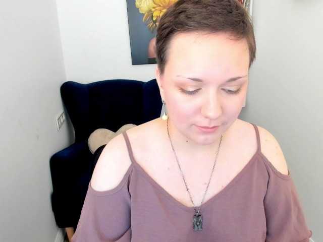 GoldenHazea live cam on BongaCams