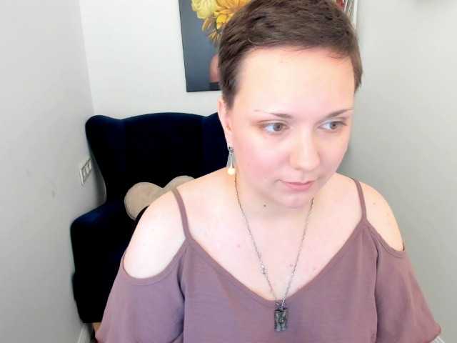 GoldenHazea live cam on BongaCams