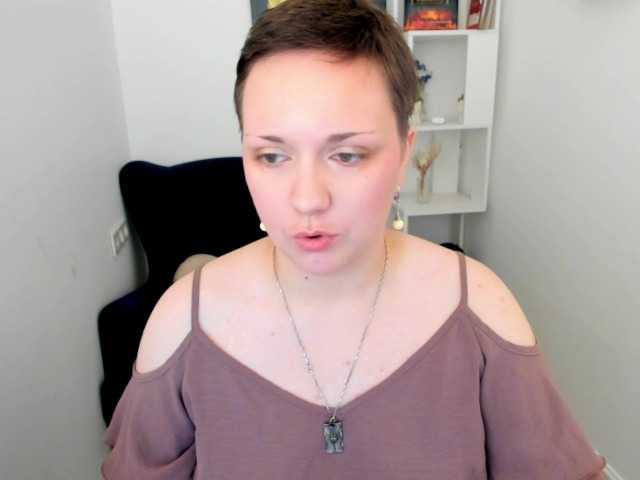 GoldenHazea live cam on BongaCams