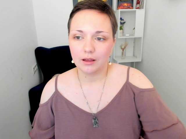 GoldenHazea live cam on BongaCams