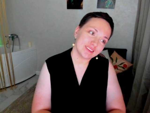 GoldenHazea live cam preview