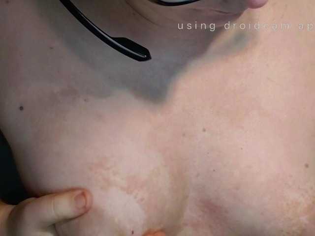 le modèle LunarCat54002 est en webcam porno dans un show sur le site bongacams, il possède les tags suivants: White/Caucasian,Brunette,Hairy
