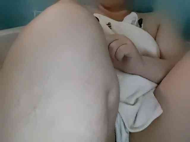 LunarCat54002 Live Webcam on BongaCams